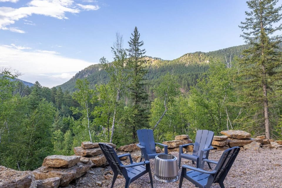 Love spending time around a fire pit? Relax and be amazed by the breathtaking beauty of the Black Hills!