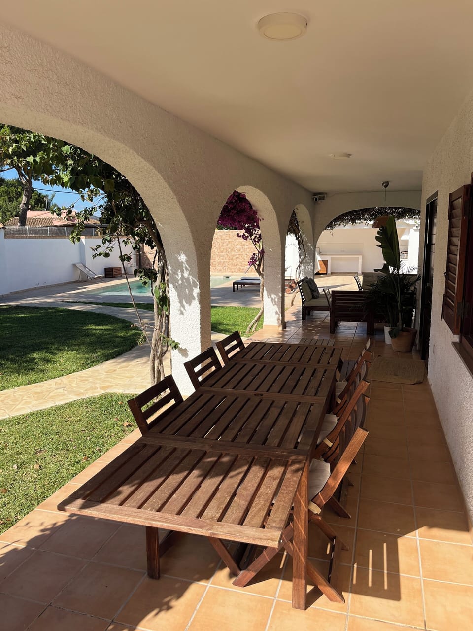 Outdoor dining
