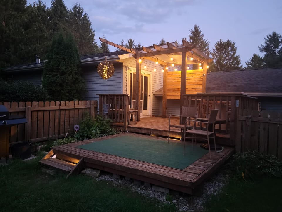 Fenced in back deck