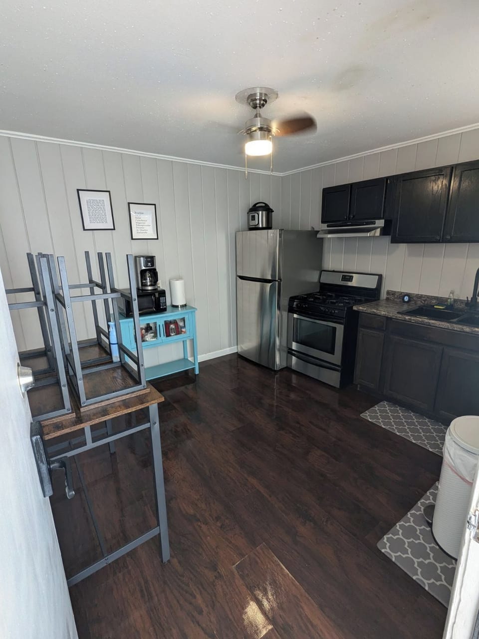 Full kitchen