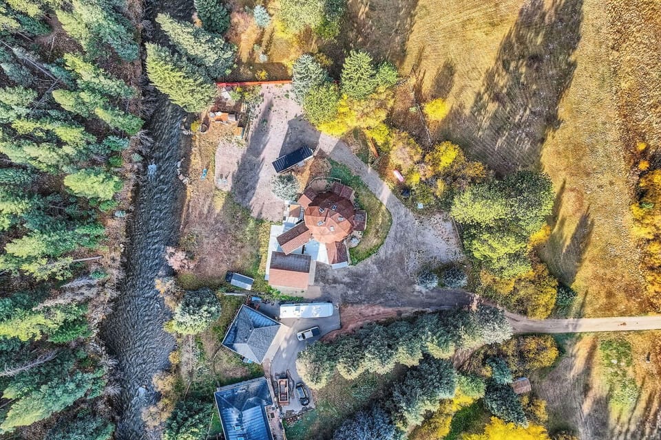 A wooded, mountain oasis and just an hour to Denver, Breckenridge, and the Dream Stream