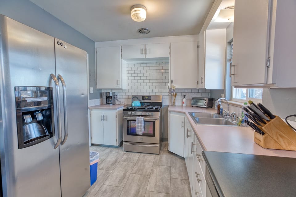 Full kitchen