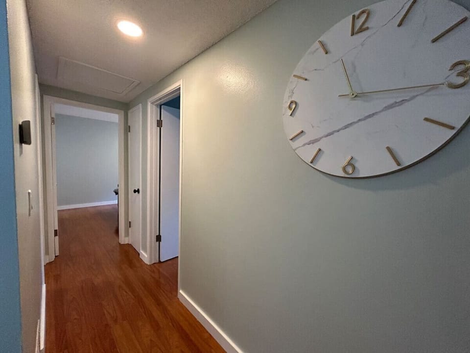 Hallway to bedrooms