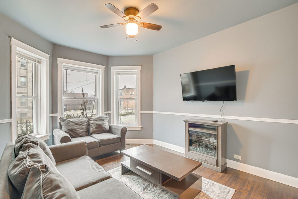 Chicago Vacation Rental | 3BR | 1BA | 1,875 Sq Ft | Exterior Stairs Required