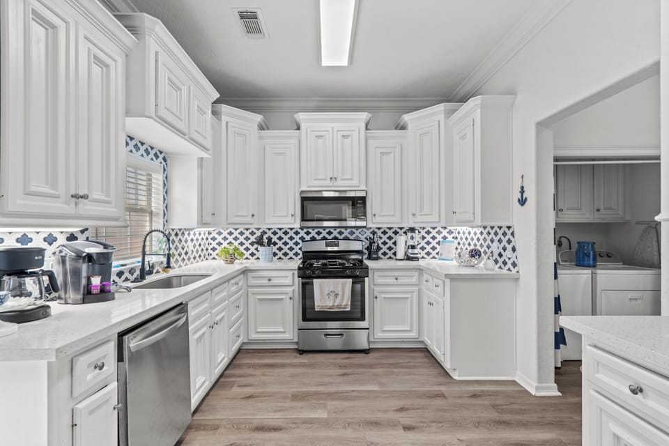 Large Kitchen with everything you need! 