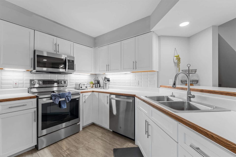 Fully furnished and equipped kitchen