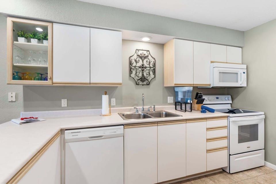 Fully equipped kitchen
