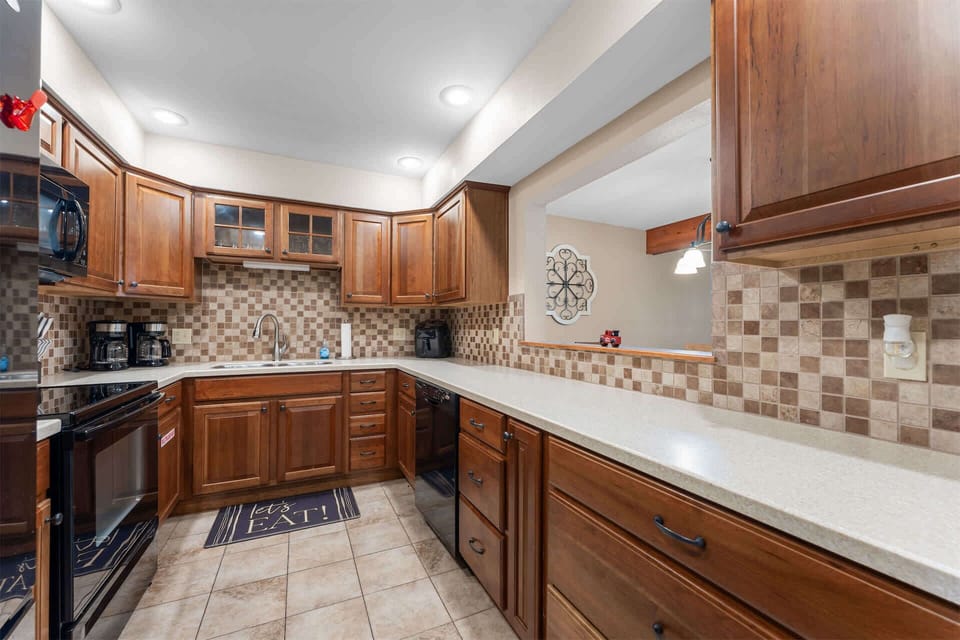 Fully furnished and equipped kitchen
