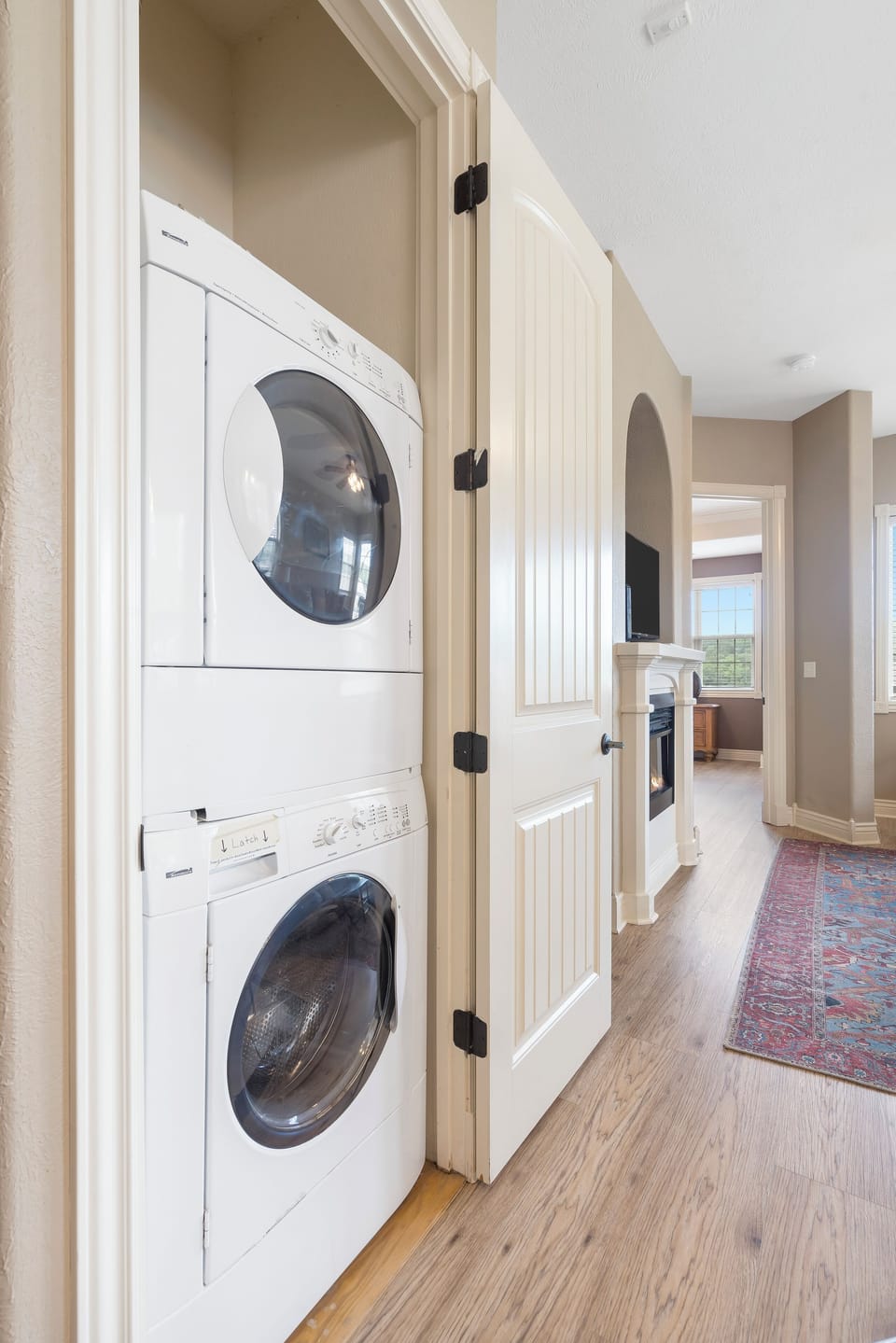 laundry conveniently in the unit