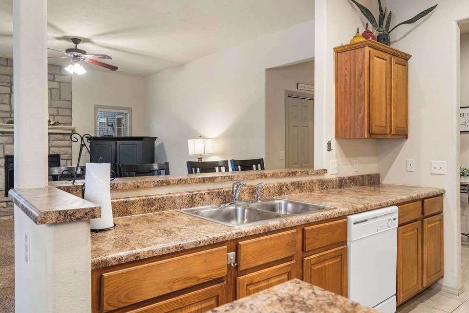 Fully equipped kitchen