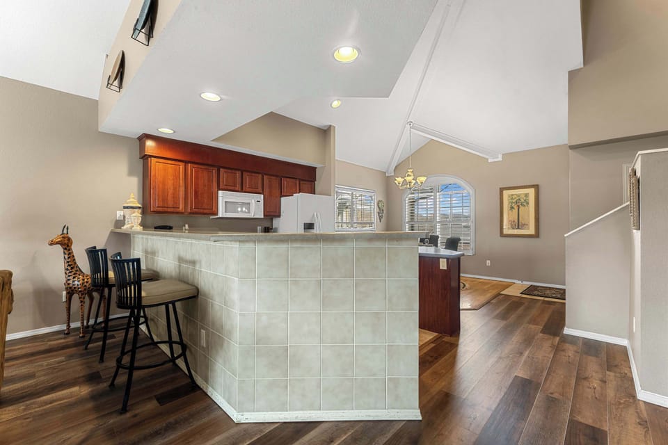 Kitchen bar counter with seating for 2
