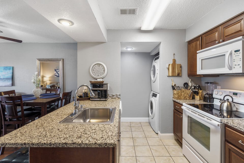 Kitchen has all of your basic cooking utensils