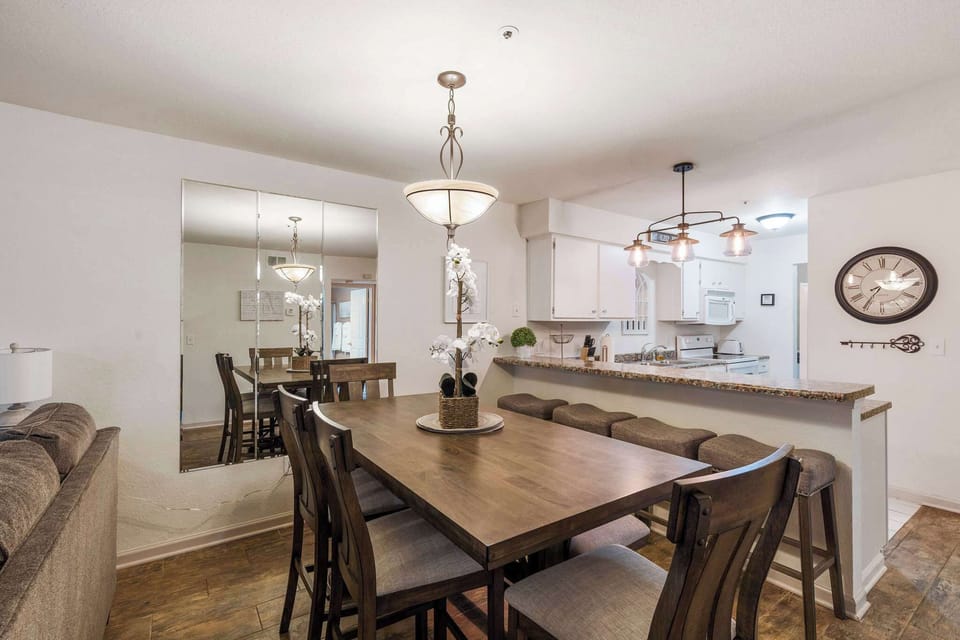 Dining table for 7, and additional counter seating
