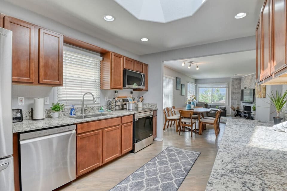 Fully Stocked Kitchen