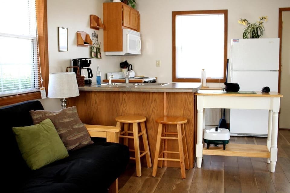cutbow20cabin20kitchen