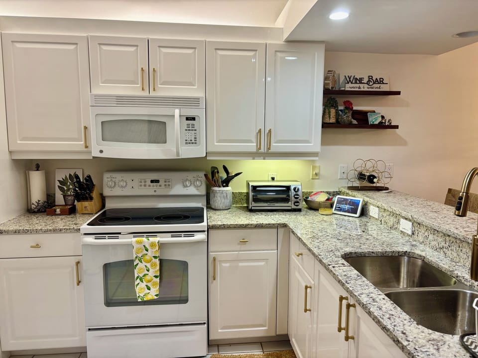 Updated Kitchen with new granite