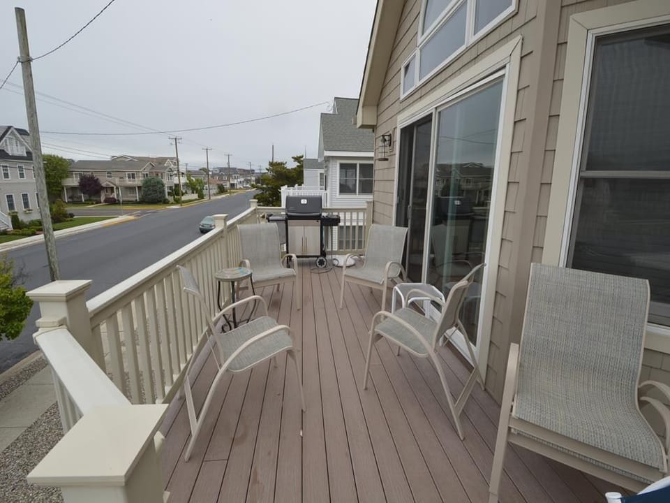 Front sundeck