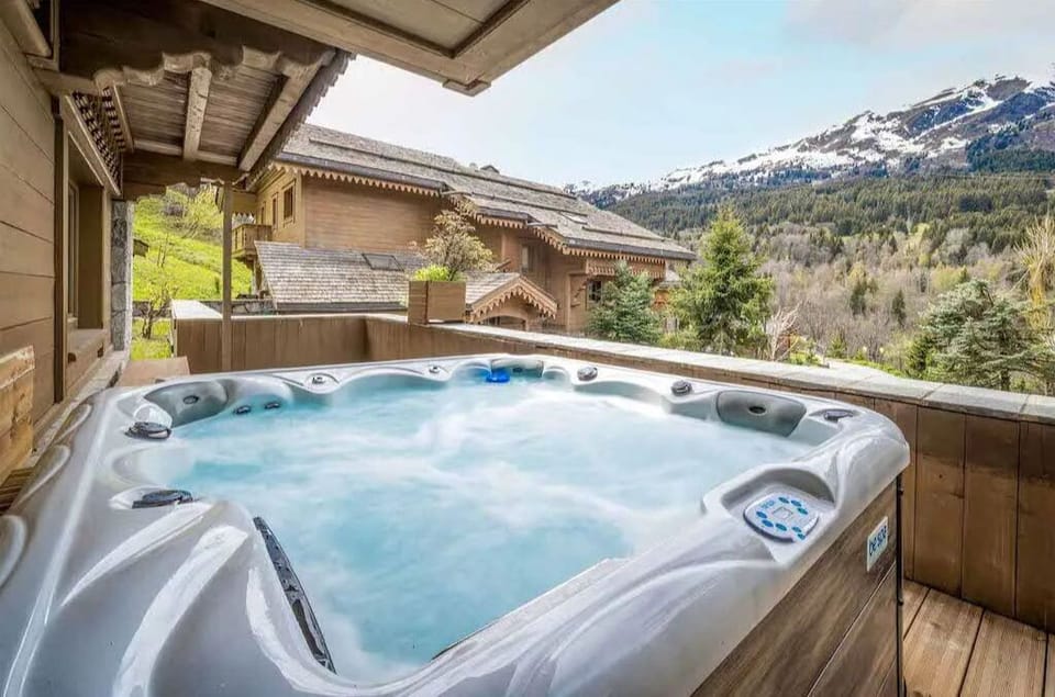 Soothe your muscles in the hot tub!