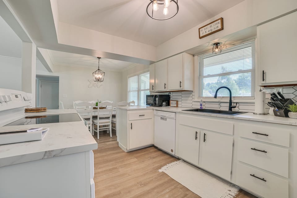 Kitchen | Cooking Basics | Drip Coffee Maker | Main Level