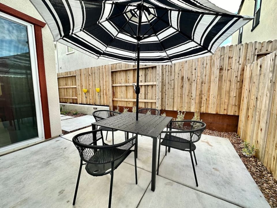 Stylish & Modern Retreat in Rocklin House in Rocklin