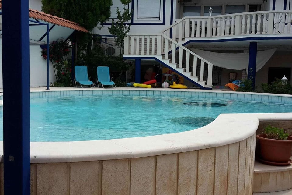Holiday Home Swimming Pool