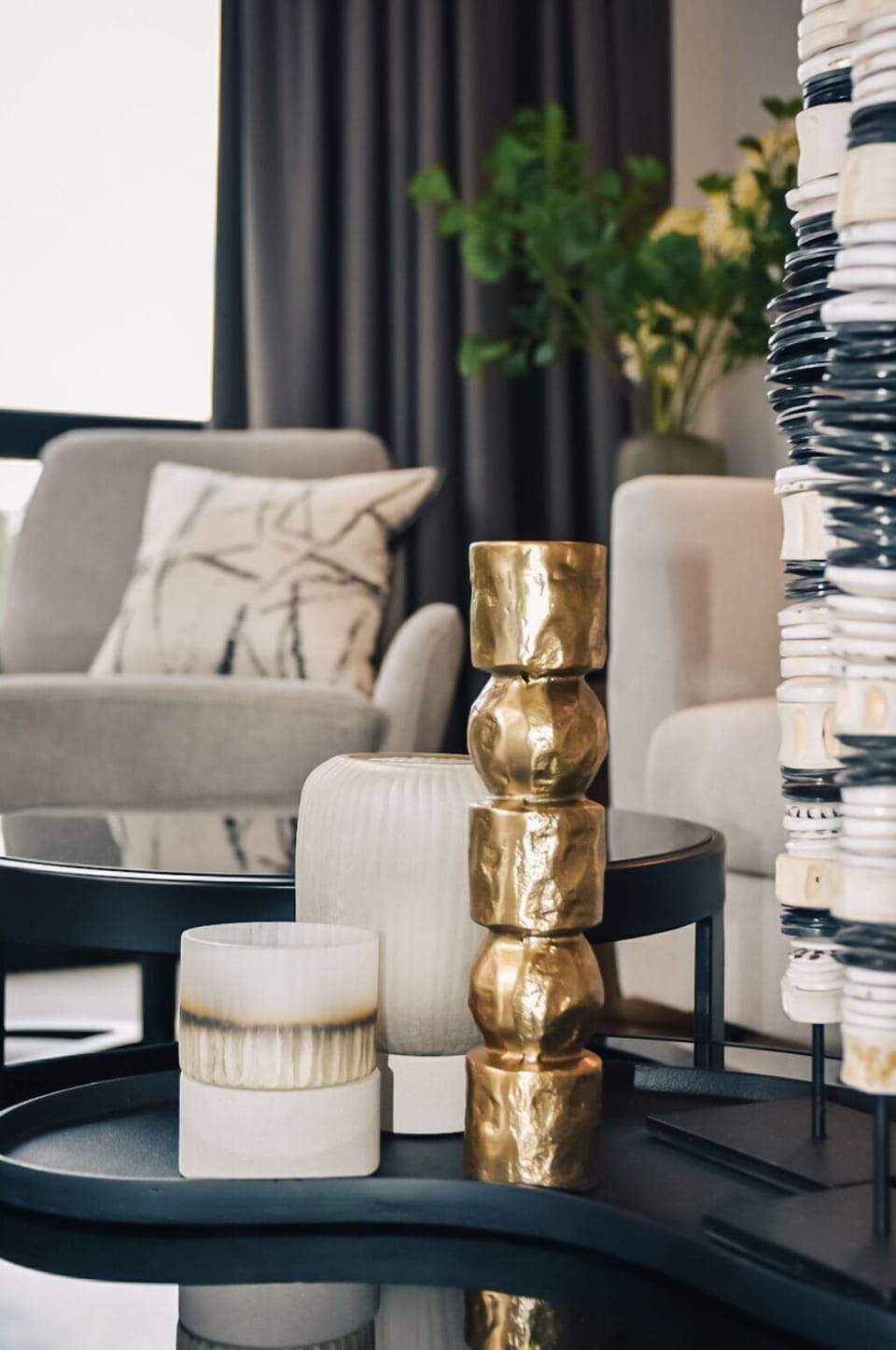 Table, Plant, Furniture, Couch, Decoration, Textile, Dishware, Drinkware, Tablecloth, Interior Design