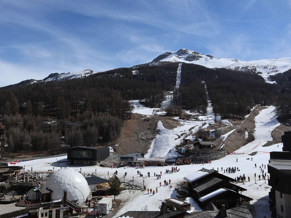 Snow and ski sports