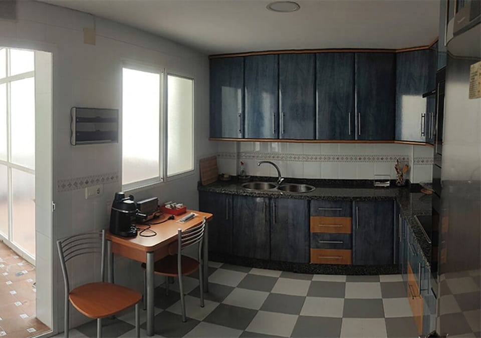 Vista cocina desde la puerta