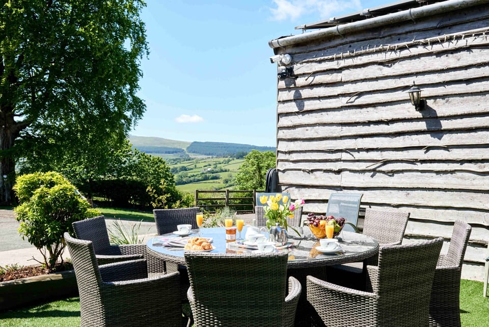 Oak Barn Dining Area