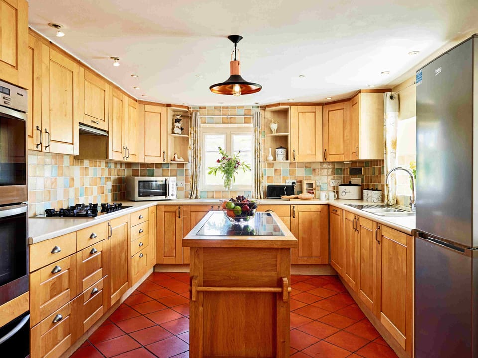 Onnen Fawr Farmhouse Kitchen 4