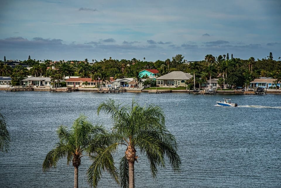 6-web-or-mls-Balcony View 3-2