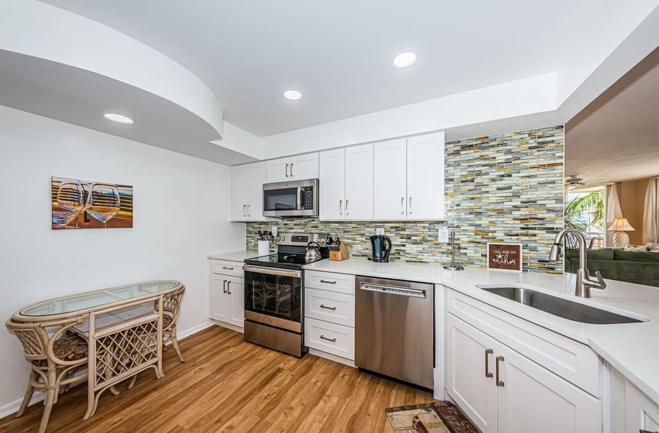 14-web-or-mls-Kitchen 1-2