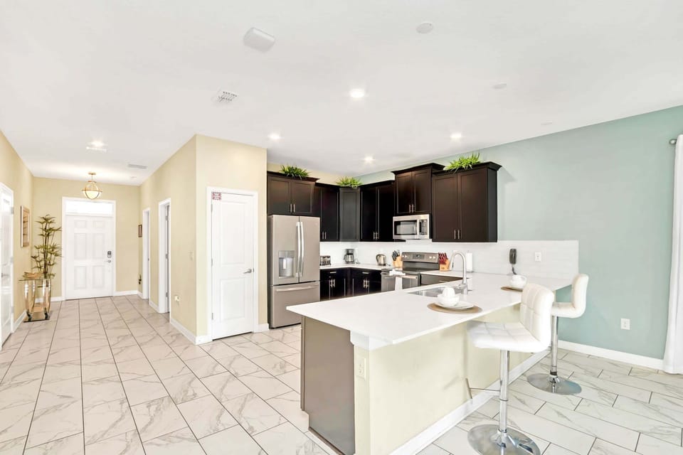 Fully Equipped Chef's Kitchen
