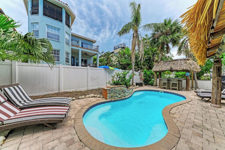 Tuscan Tides Pool (2)