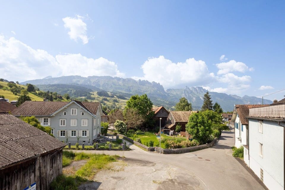 Bergblick von Schlafzimmer und Esszimmer 