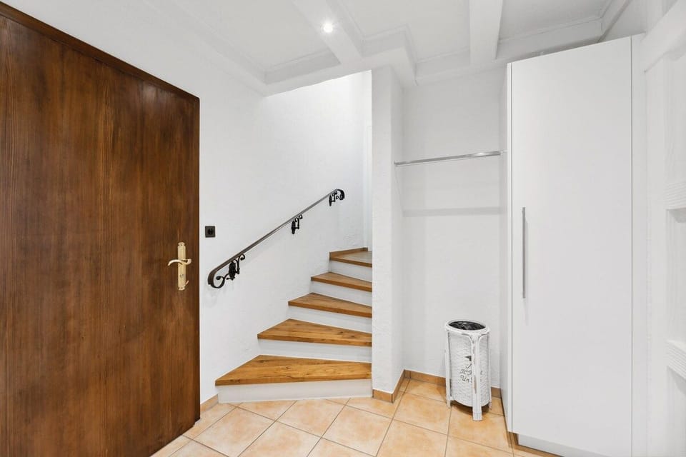 Treppenaufgang zum Bad und Schlafzimmer