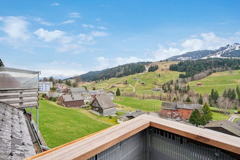 Aussicht vom Balkon auf die Piste