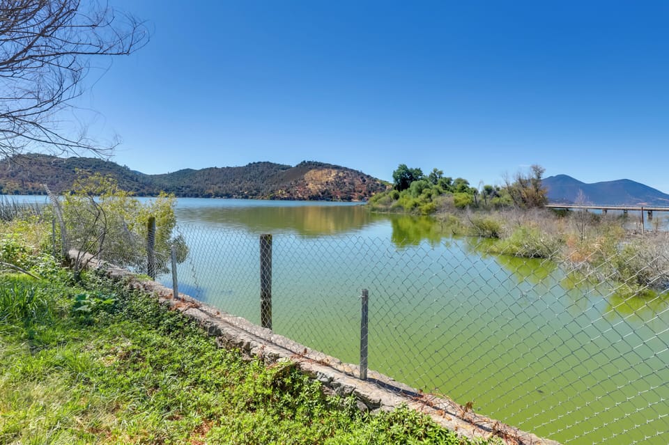 Apartment Exterior | Clear Lake Access On-Site