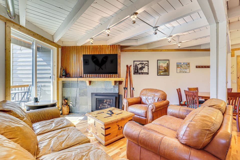 Silverthorne Vacation Rental | 2BR | 2BA | 800 Sq Ft | Stairs Required