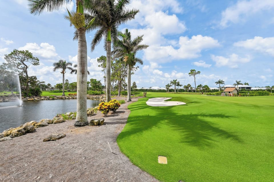 The Glades Golf & Country Club Community Amenities