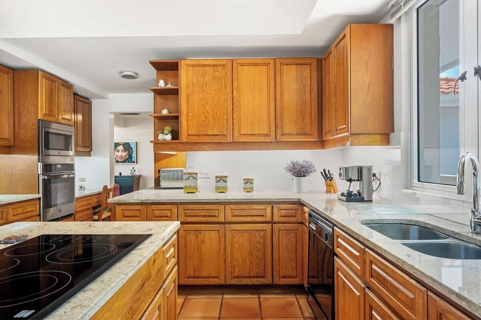 Conventional Oven
Dishwasher
Blender, iron and board, coffee maker