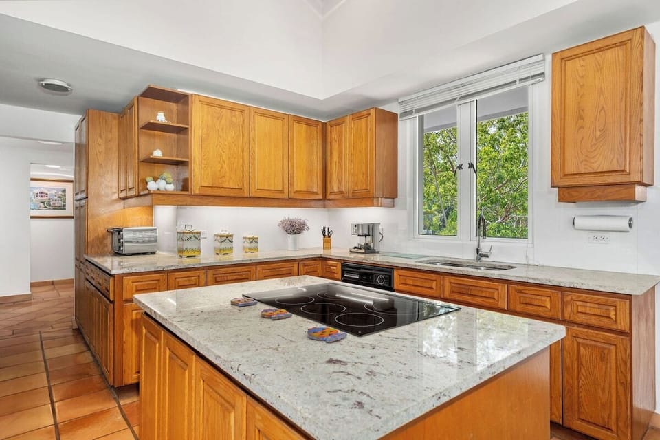 Fully equipped kitchen with convenient layout