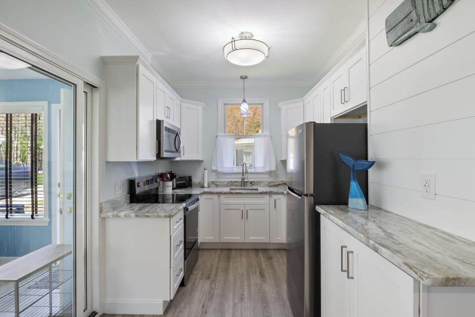 Brand new kitchen with all new appliances