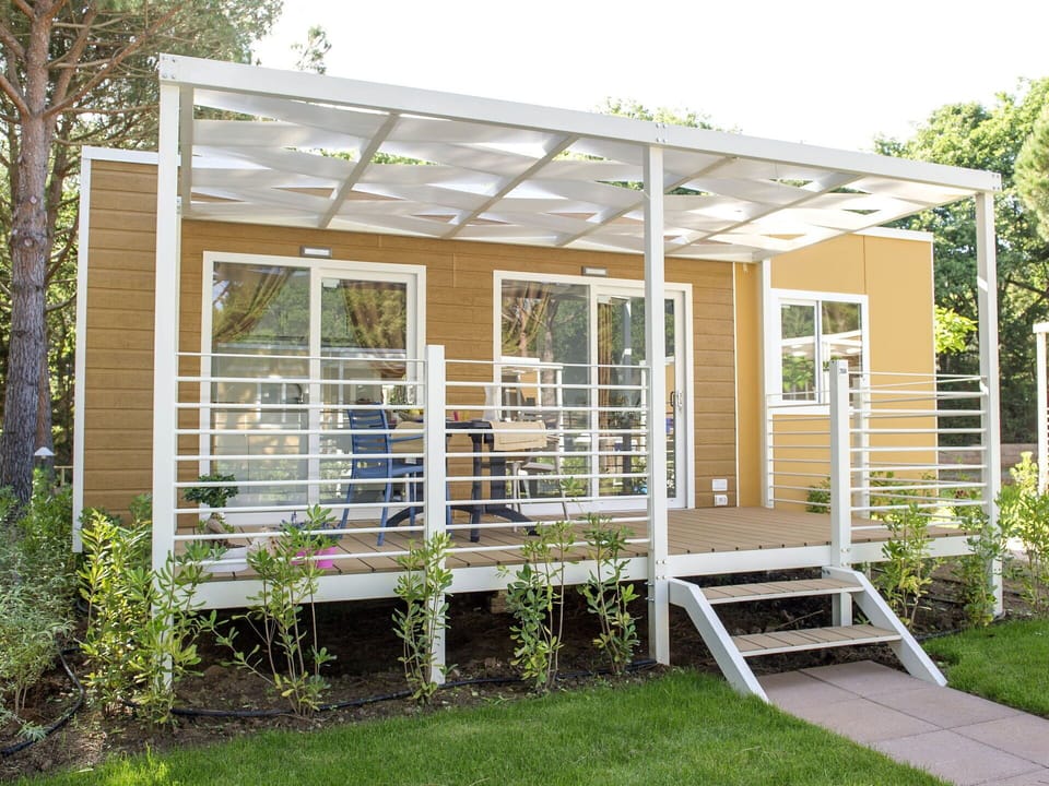 Building, Azure, Swimming Pool, Sky, Shade, Tree, Water, Rectangle, Urban Design, Outdoor Furniture