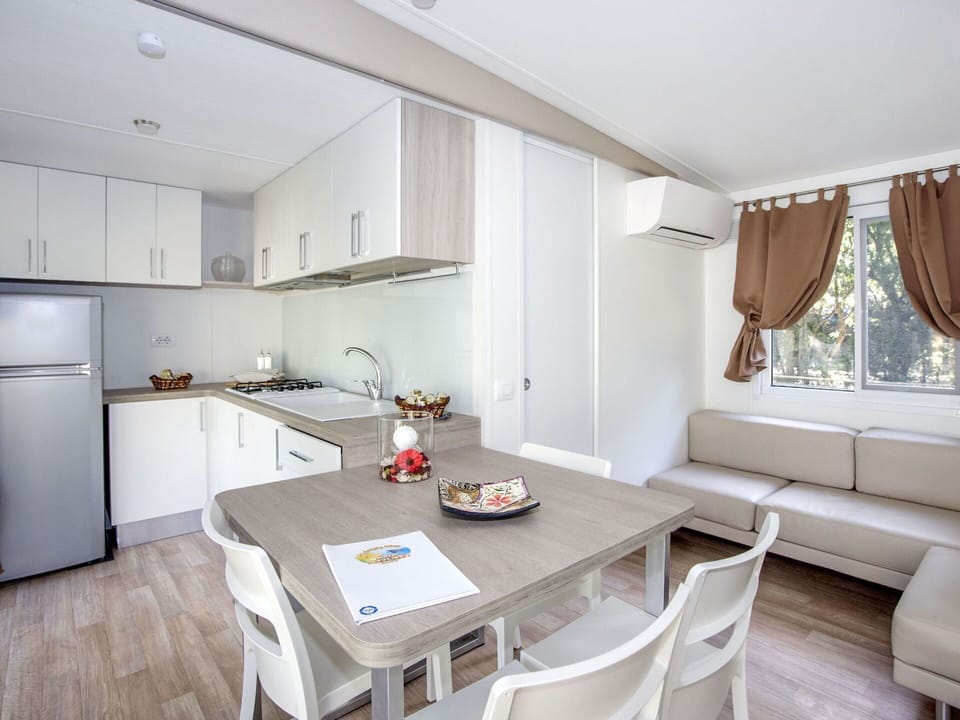 Building, Azure, Swimming Pool, Sky, Shade, Tree, Water, Rectangle, Urban Design, Outdoor Furniture