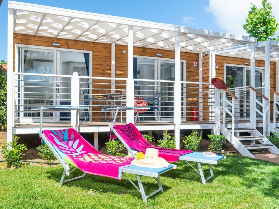 Plant, Sky, Building, Property, Furniture, Chair, Shade, Outdoor Furniture, House, Porch