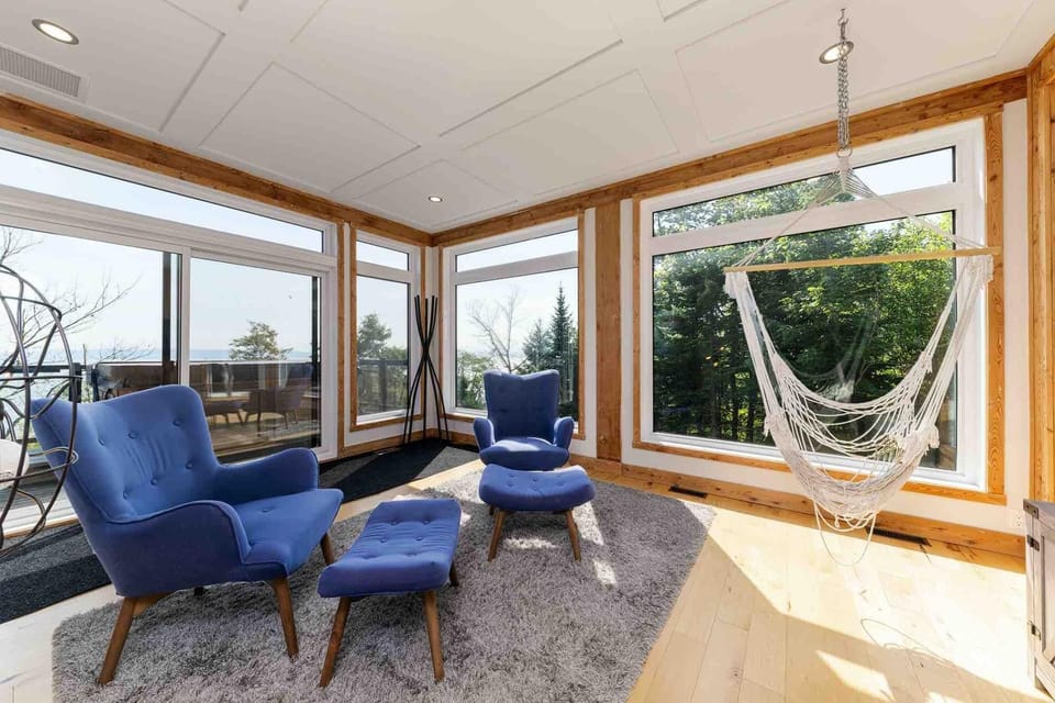 Stunning escape, panoramic vistas.