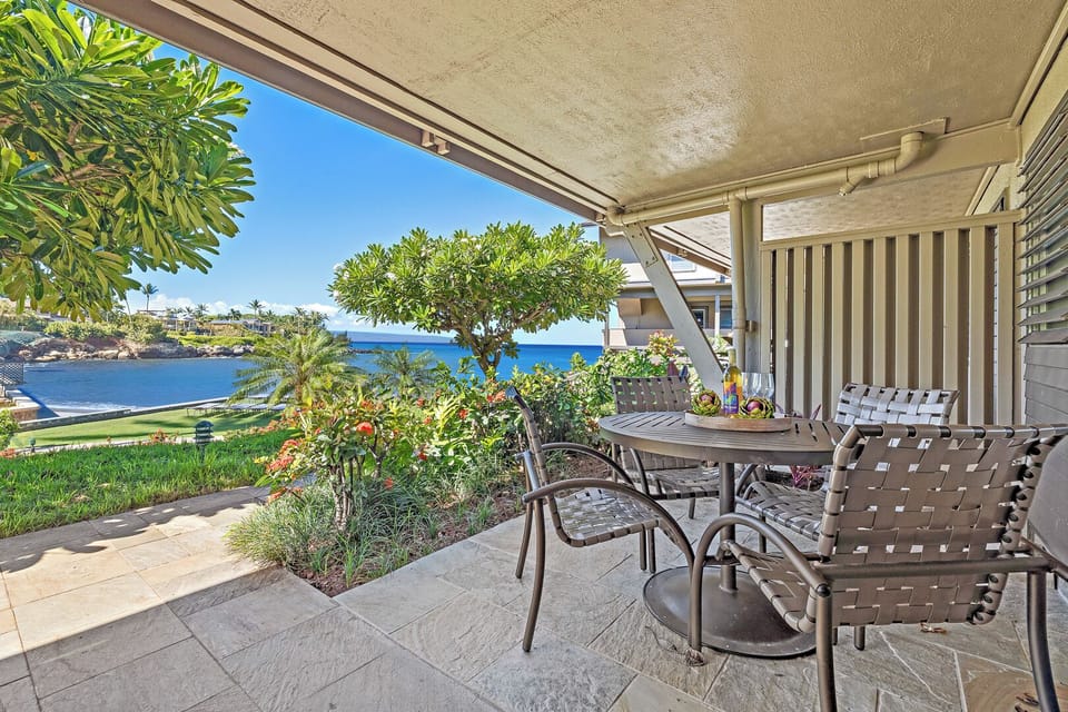 Oceanview lanai dining at Kahana Sunset B4B – perfect for al fresco island meals.