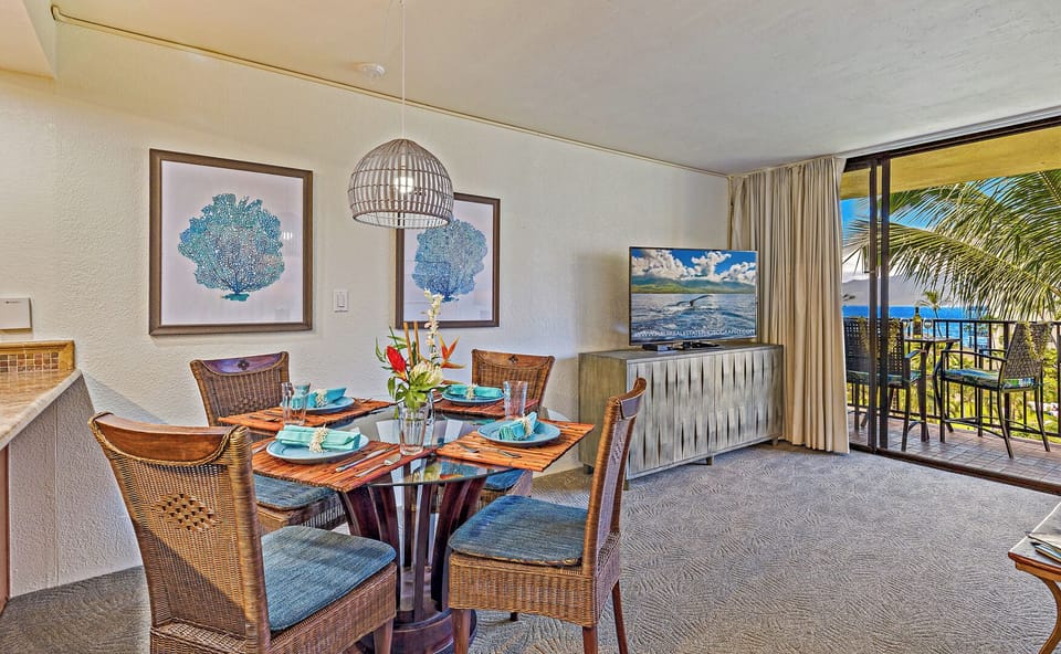 Enjoy family meals or relaxed gatherings in Kaanapali Shores 544’s cozy dining area for four.