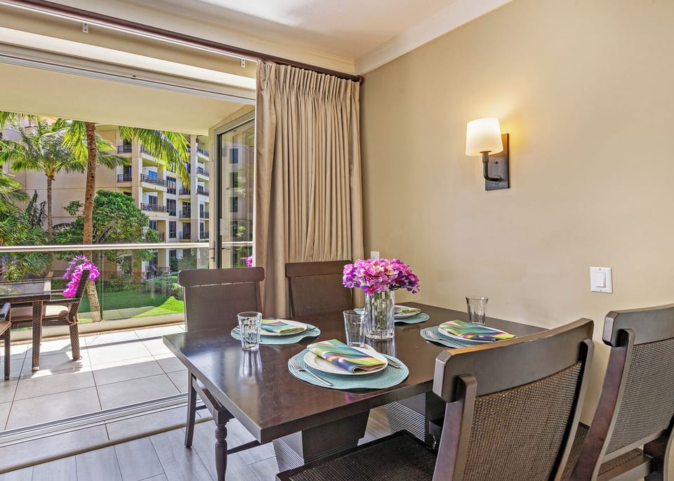 Dine in at Hokulani 214 'Kamalu' perfect for romantic dinners or sunny breakfasts.